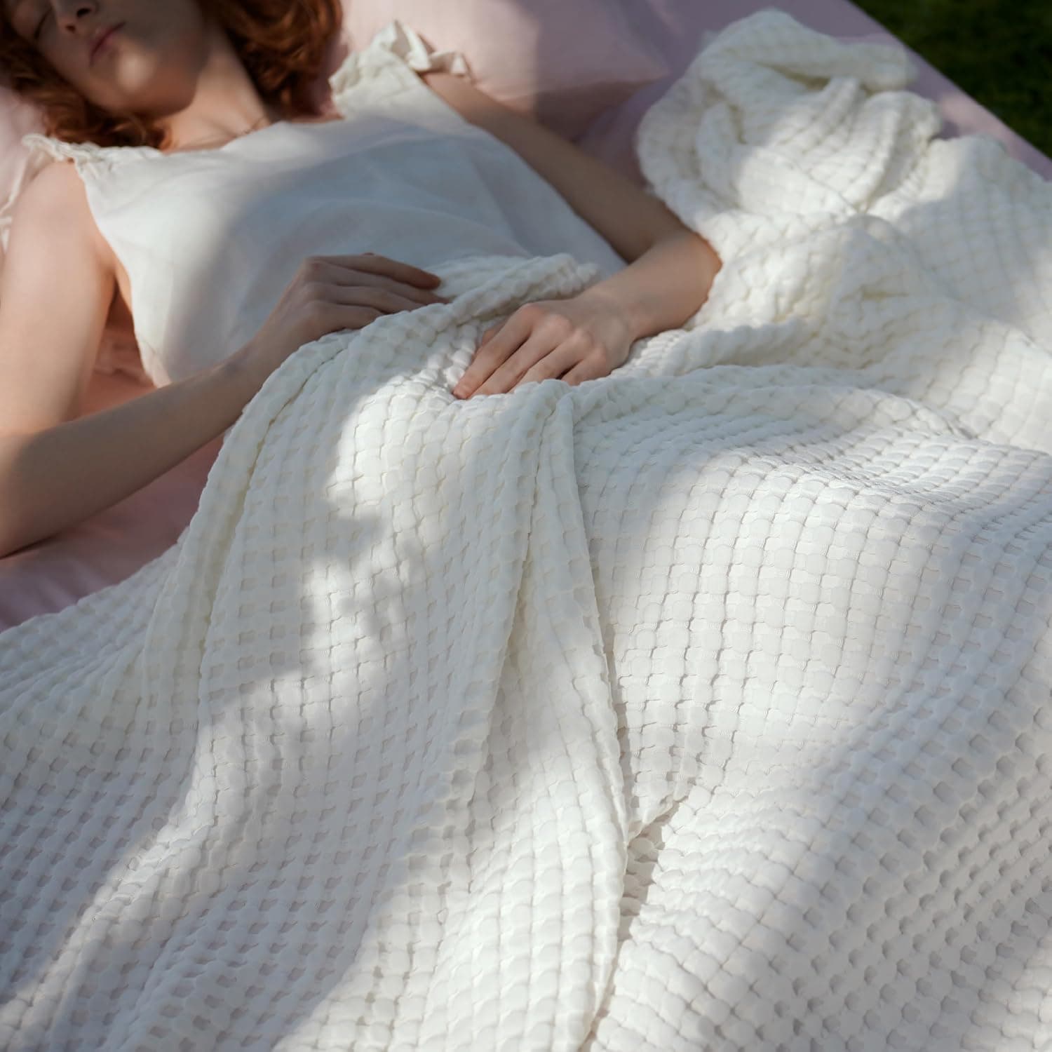 Bedsure Cooling Waffle Queen Size Blanket
